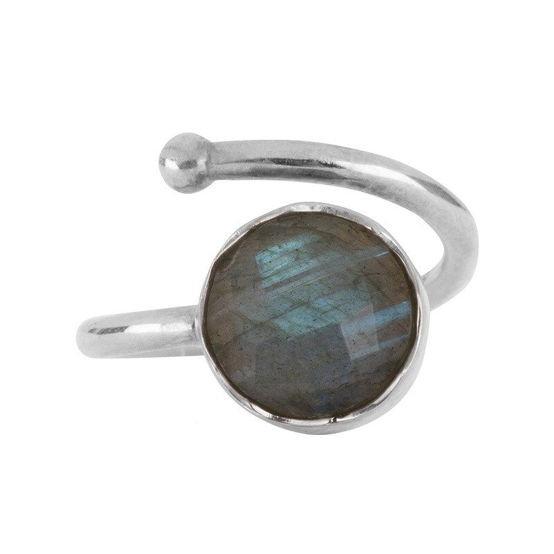 Zilveren ring met Labradoriet