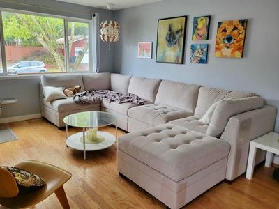 *New* - Thomasville - Tisdale Collection - 6-Piece Bouclé Modular Sectional w/ Storage Ottoman