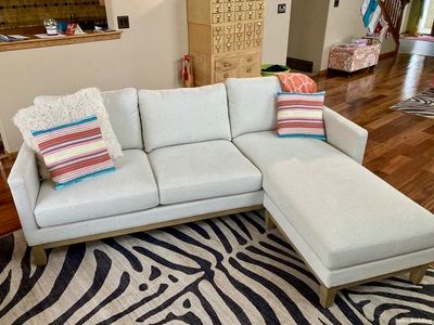 Henredon - Murphy Collection - Sofa w/ Reversible Chaise - Cream
