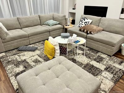 *NEW* - Thomasville - Tisdale Collection - 6-Piece Modular Sectional w/ Storage Ottoman - Beige