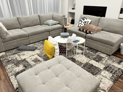 *NEW* - Thomasville - Tisdale Collection - 6-Piece Modular Sectional w/ Storage Ottoman - Beige