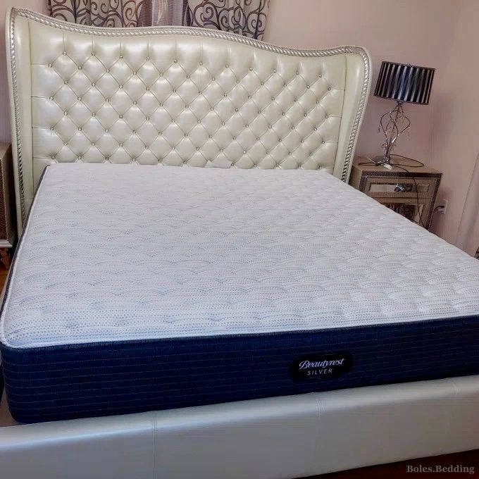 Beautyrest - Silver - BRS900 - Innerspring - Standard Top - Medium Firm - 12” - King Mattress