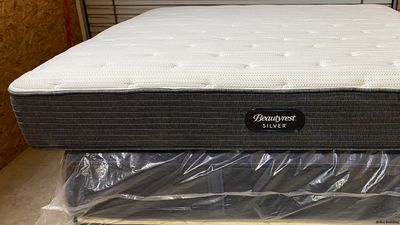 Beautyrest Silver BRS900 King Mattress 12" Medium Firm