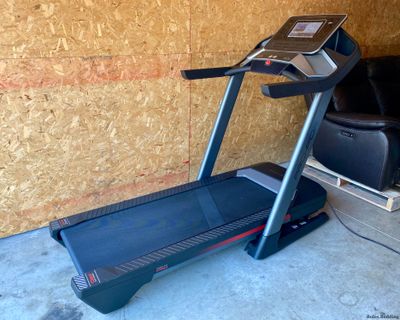 ProForm Pro 2000 Treadmill with 10" Smart HD Touchscreen