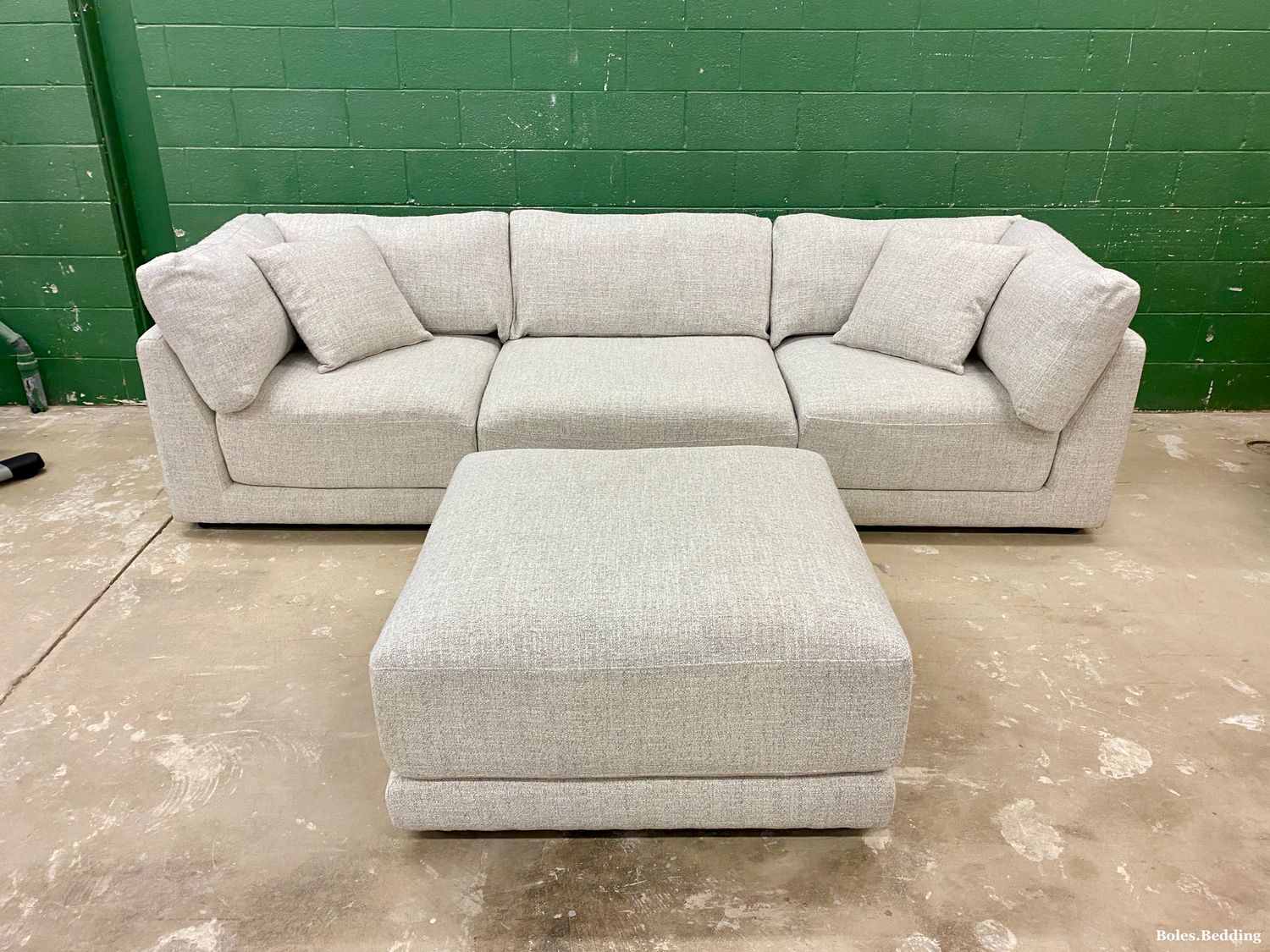 Aiden &amp; Ivy Dayna 4-Piece Modular Sectional with Pillows Light Gray
