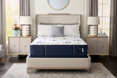 Stearns &amp; Foster - The Studio Collection - Medium - Innerspring Standard Top - 14” - Queen Mattress