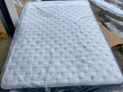 Beautyrest Silver BRS900 Queen Extra Firm Mattress