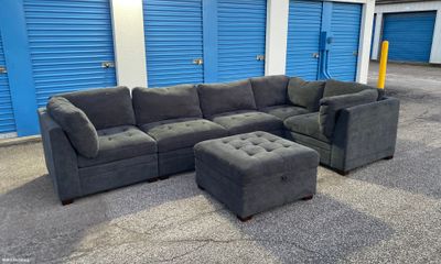 Thomasville - Tisdale Collection - 6-Piece Modular Sectional w/ Storage Ottoman - Dark Gray