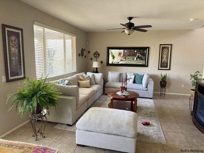 Thomasville Lowell 6-Piece Modular Sectional with Ottoman Light Gray