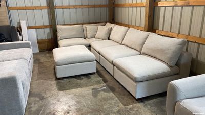 Thomasville Lowell 6-Piece Modular Sectional with Ottoman Light Gray