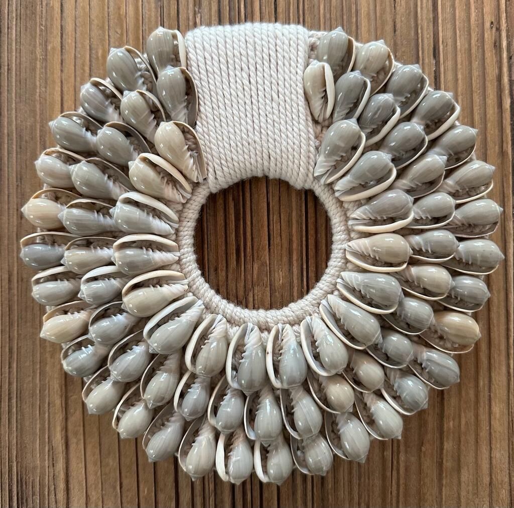 Bali Grey Circle Shell Necklace S