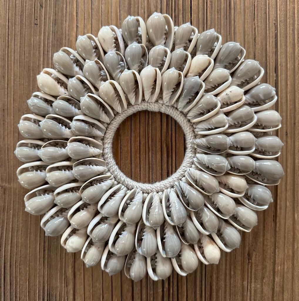 Bali Grey Full Circle Shell Necklace S