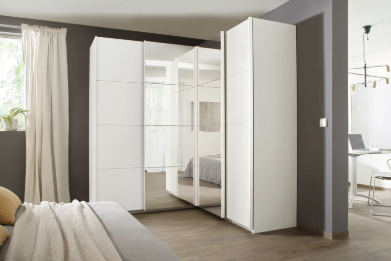 Quadra corner with 4 sliding doors (2 mirrors)