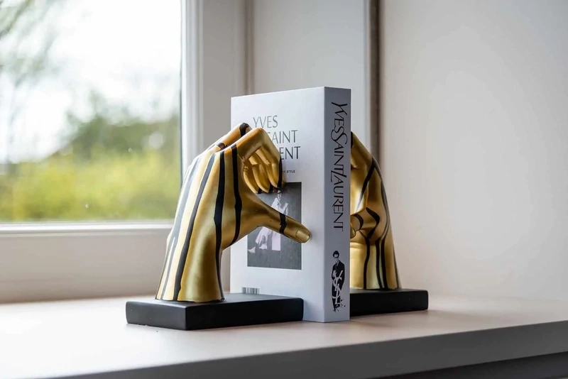 Boekensteun Love (Zwart/goud)