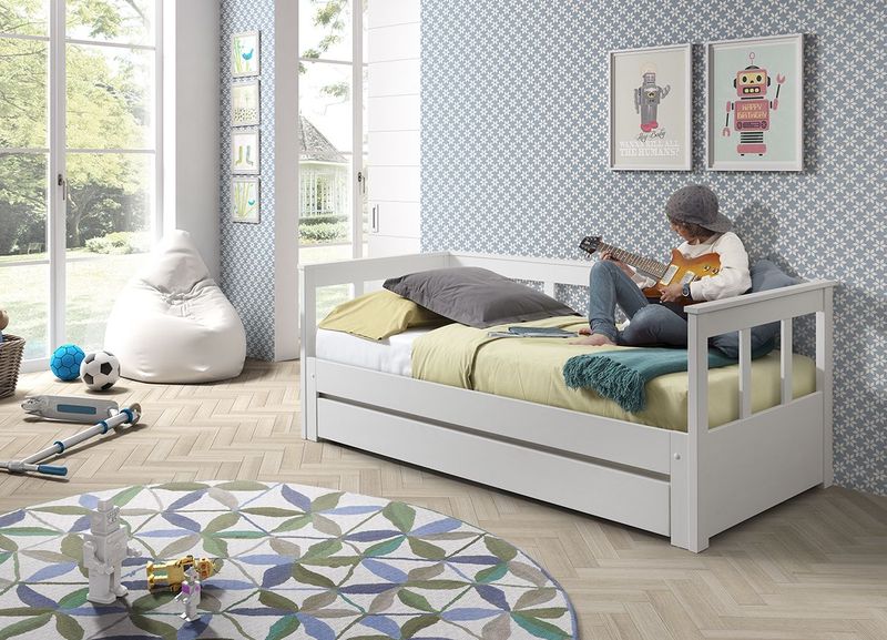 Pine open with a pull-out system (90-180x200cm)
