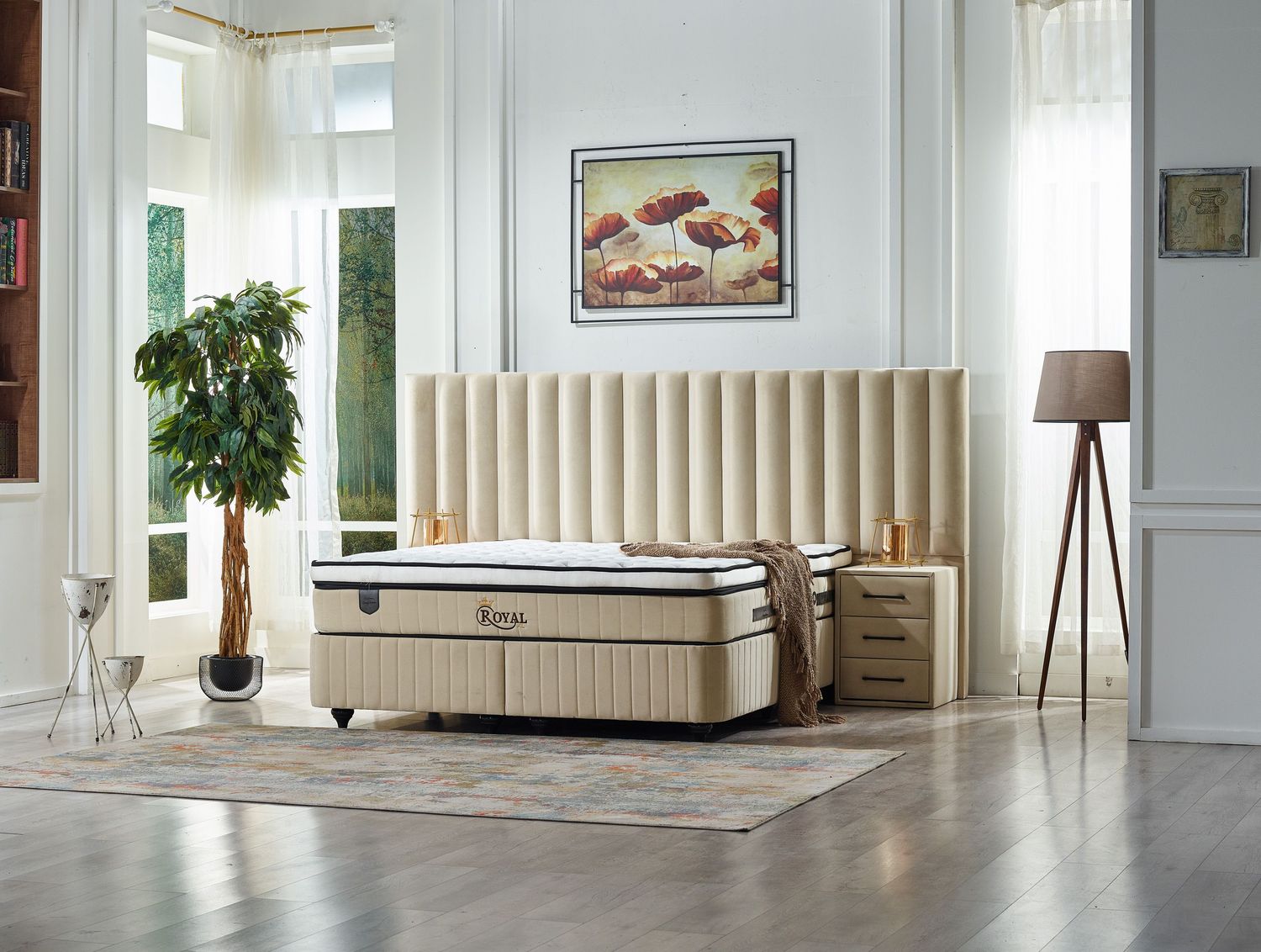 Royal XL (Bed with mattress and storage)