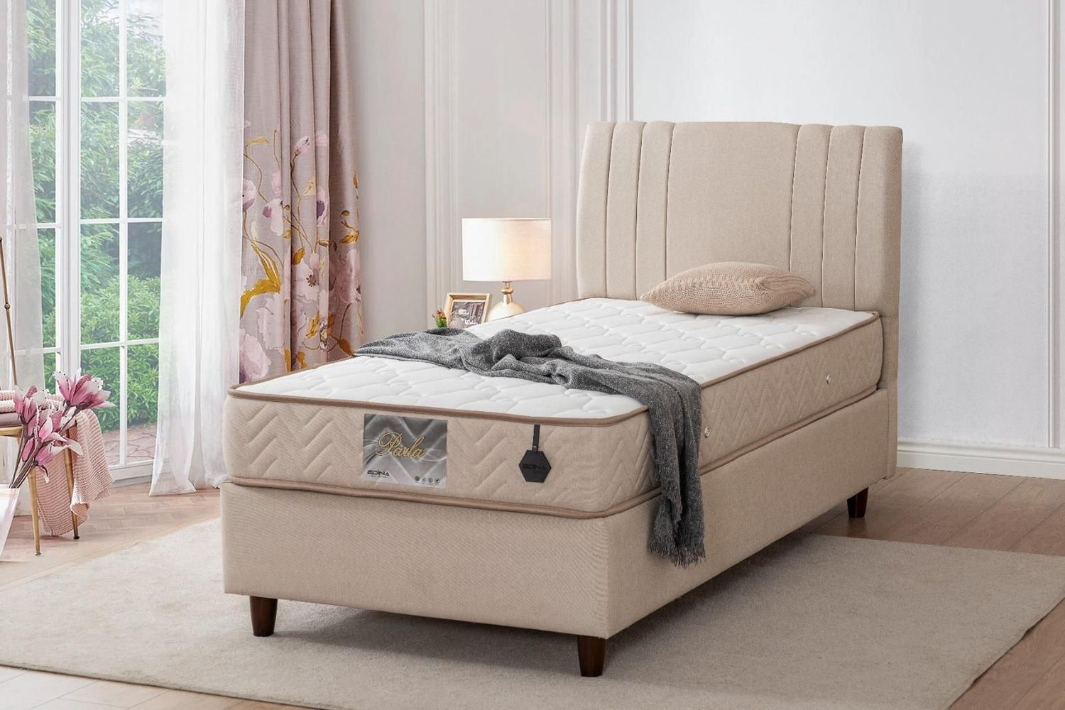 Perla with mattress and storage (Velvet)