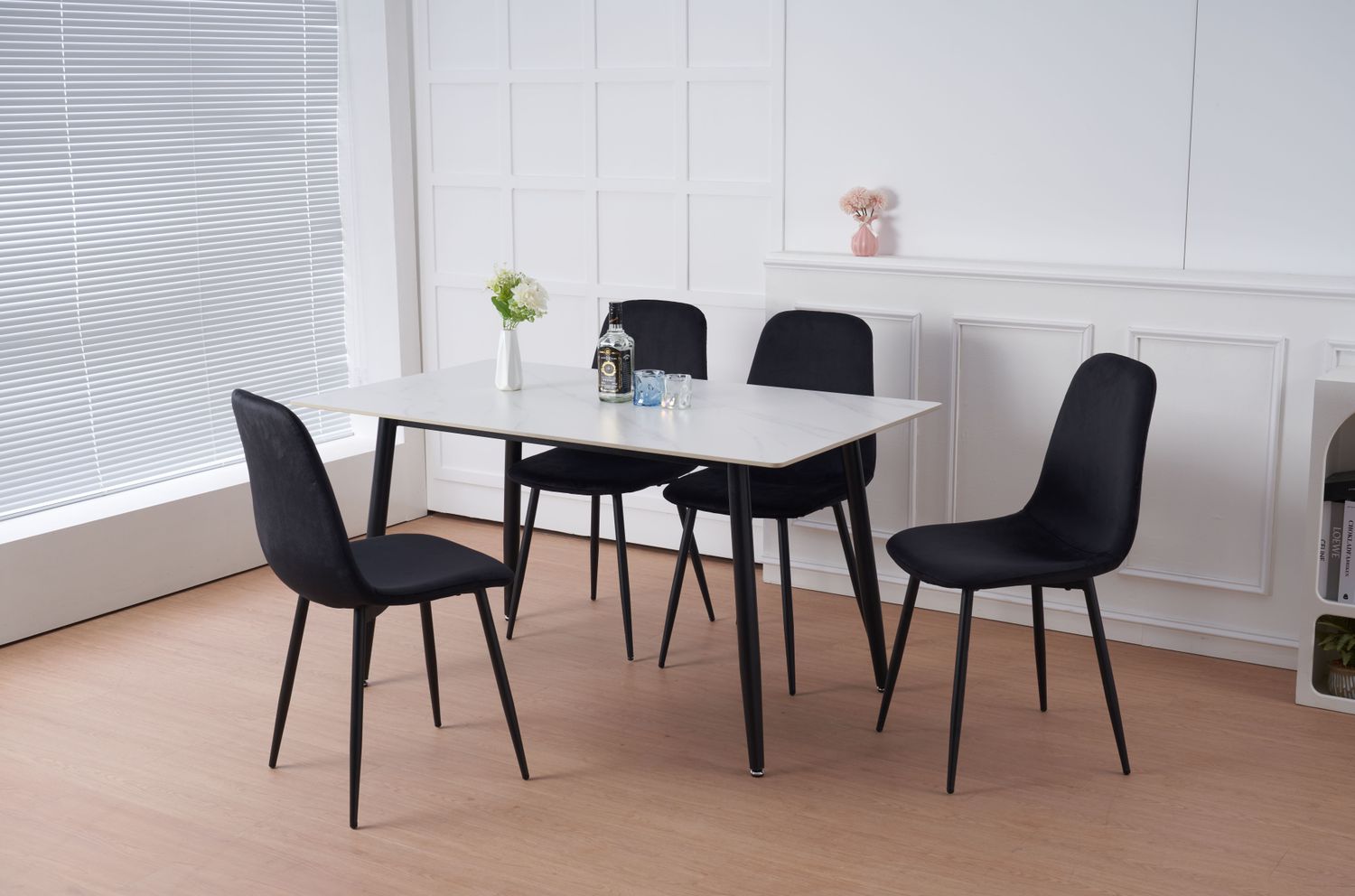 Set Gent: table with 4 chairs.