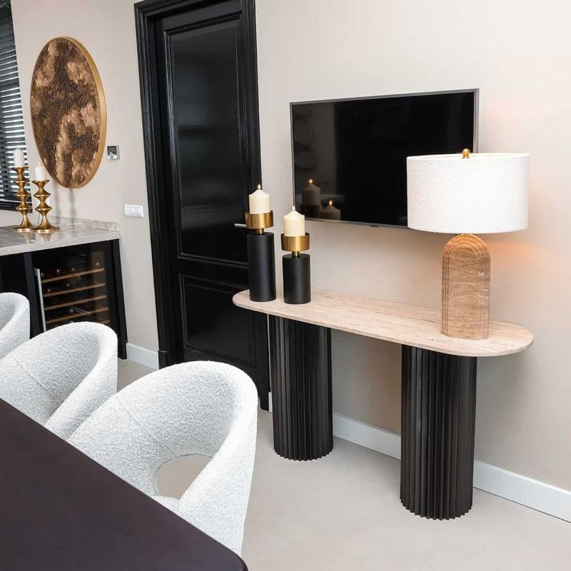 Hampton console