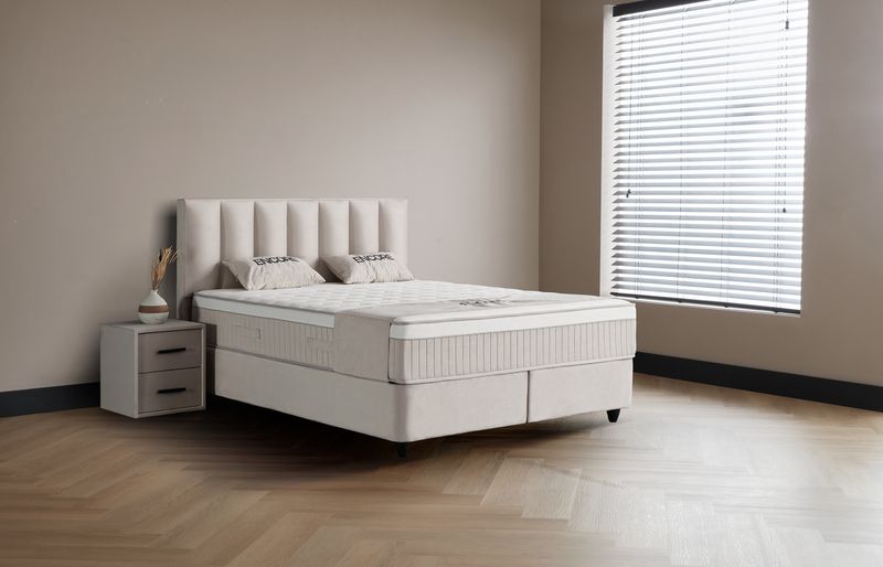 Encore met matras en opbergruimte