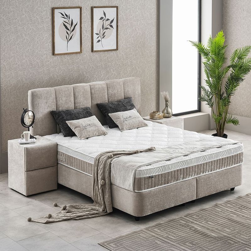 Lucia met matras en opbergruimte