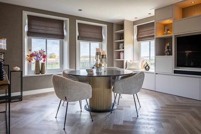 Ironville round dining table (Ø140cm)