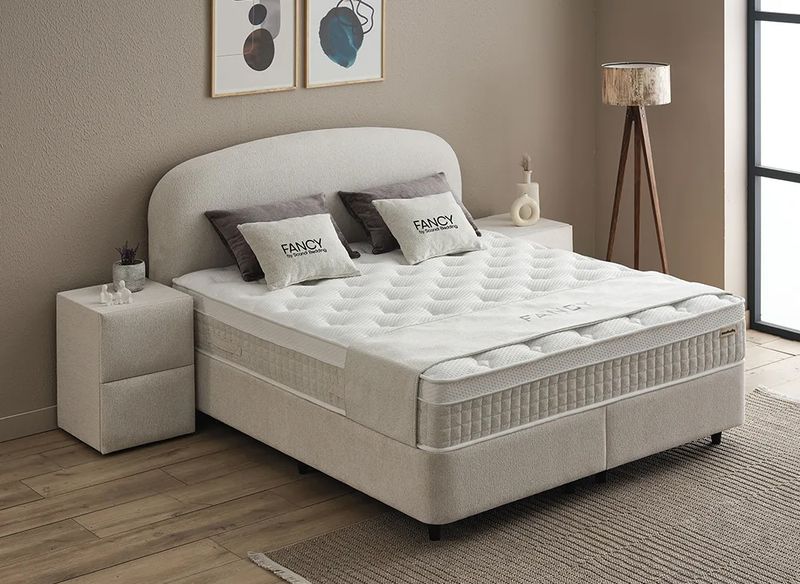 Fancy avec matelas et rangement