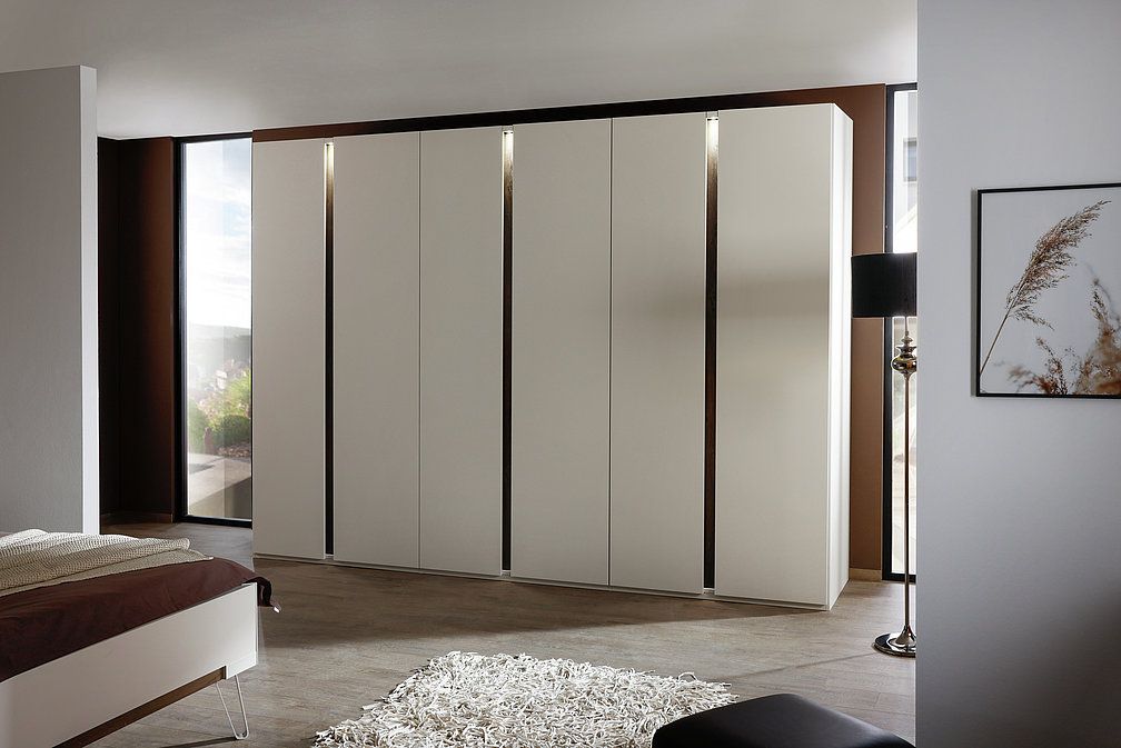 Luana (wardrobe)