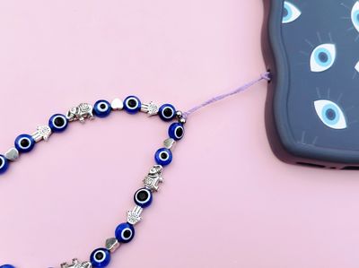 Straps amuletos para celular
