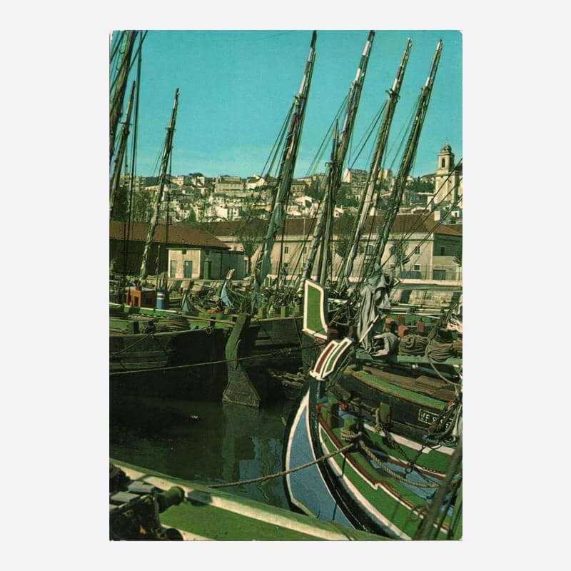 Postal Embarcações Típicas no Tejo