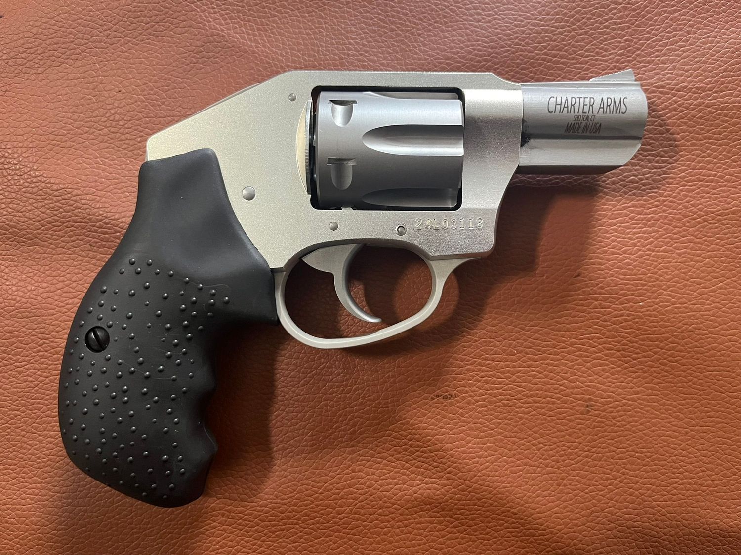 Charter Arms "Undercoverette" 32 H&R Magnum - Silver