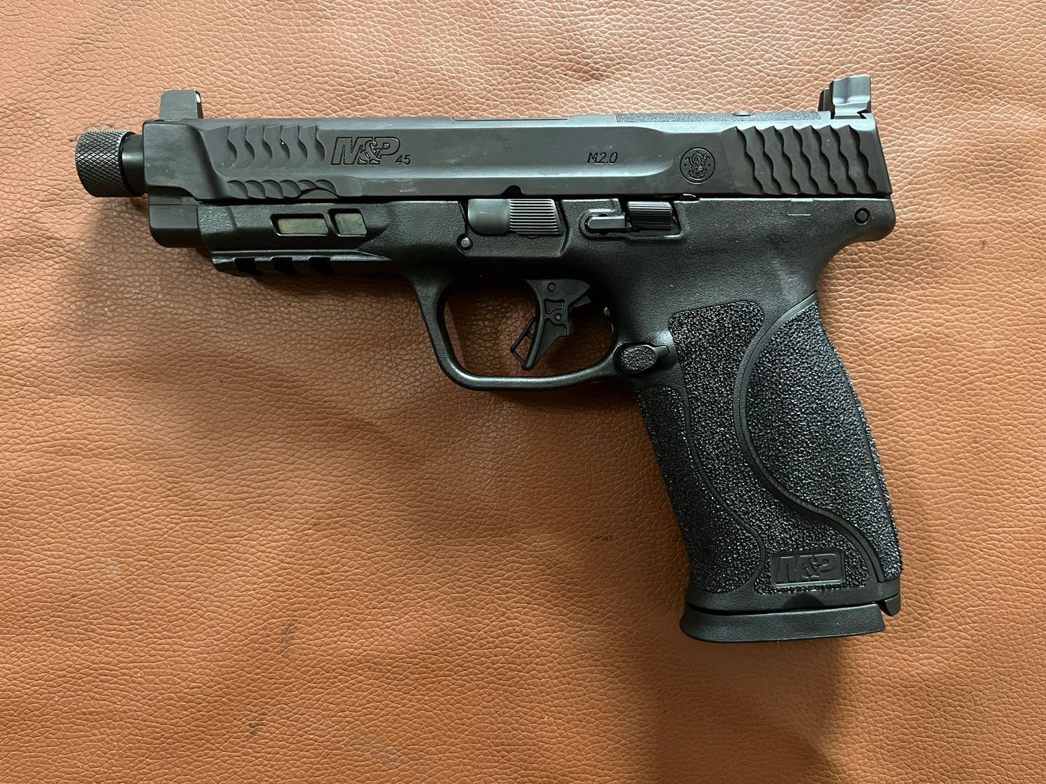 Smith & Wesson M&P45 2.0 Threaded S/N FJJ9687