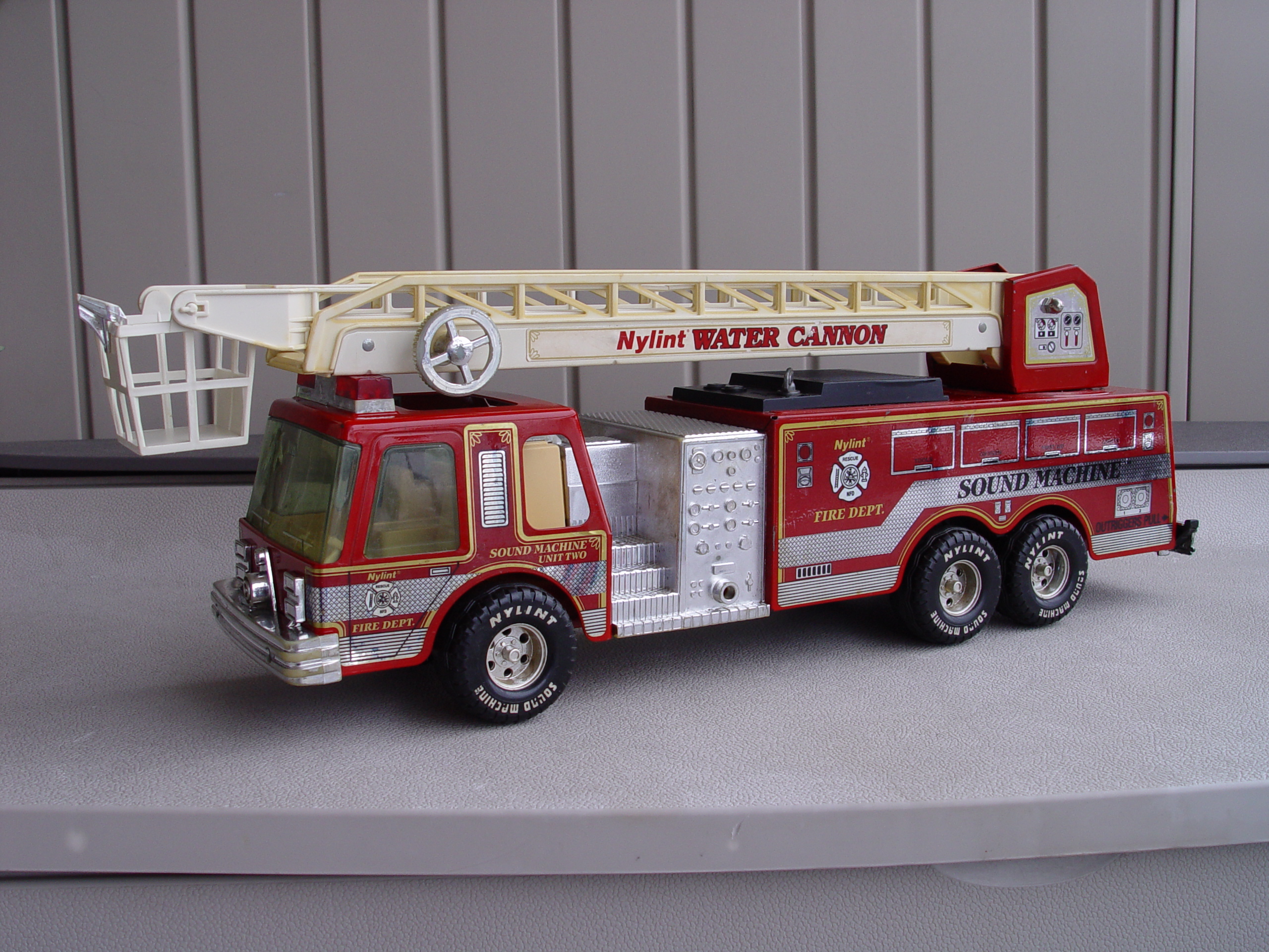 Nylint Vintage Water Cannon Fire Truck 1989