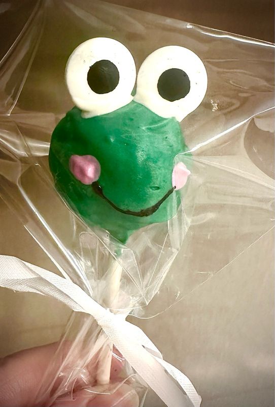 Frog Cake Pops (12ct)