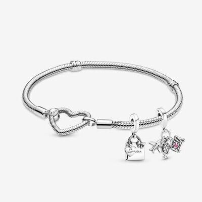 Jetsetters Charm Bracelet Set