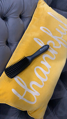 B7 Detangle Brush