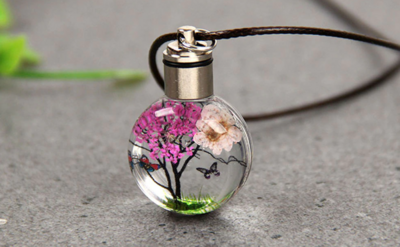 Necklace Luminous Dried Flower, it lights up, really!