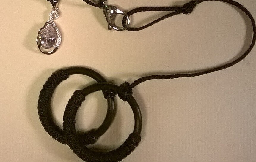 Comfy Tuck Pillow Wrap Treatement