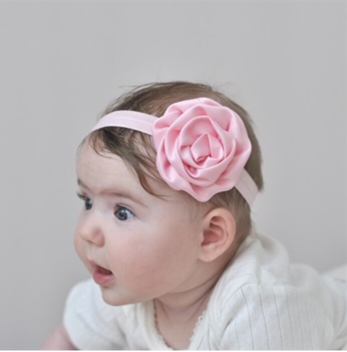 Babypynt hårbånd i lyserød med rose