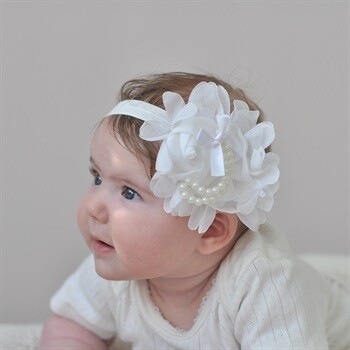 Babypynt hårbånd i hvid med roser og perler