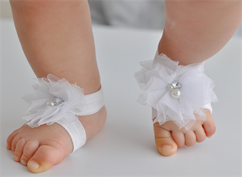 Babypynt barfods sandal i hvid m. perler