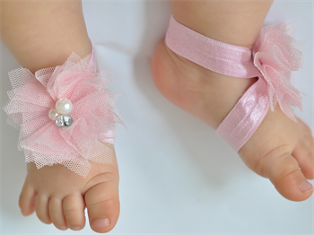Babypynt barfods sandal i lyserød m. perler