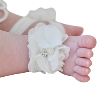 Babypynt barfodssandal i råhvid med blomster