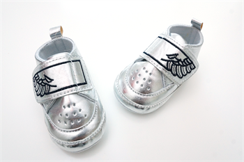 Babypynt sko med vinger sølv