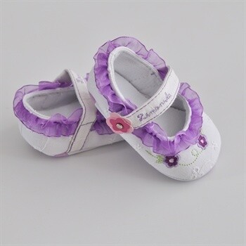Babypynt sko i hvid med lilla blomster