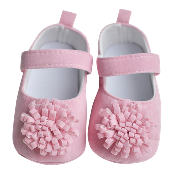 Babypynt sko i lyserød stof med stor blomst