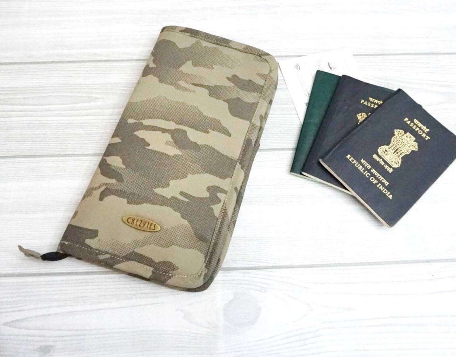 Camouflage Family Passport Holder with Zipper For 6 Passports