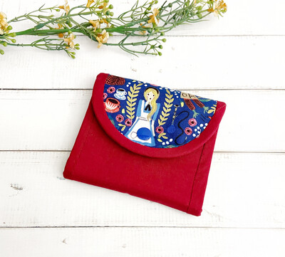 Red Small Trifold Wallet Cardholder With Zipper Pocket - Alice In Wonderland