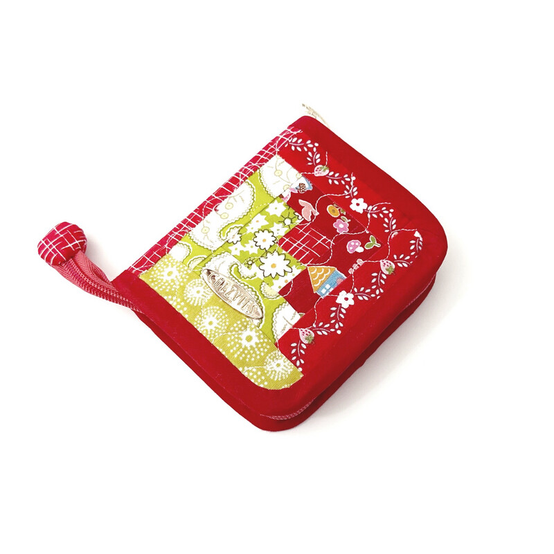 Red Quilt Patchwork Wallet With Zipper