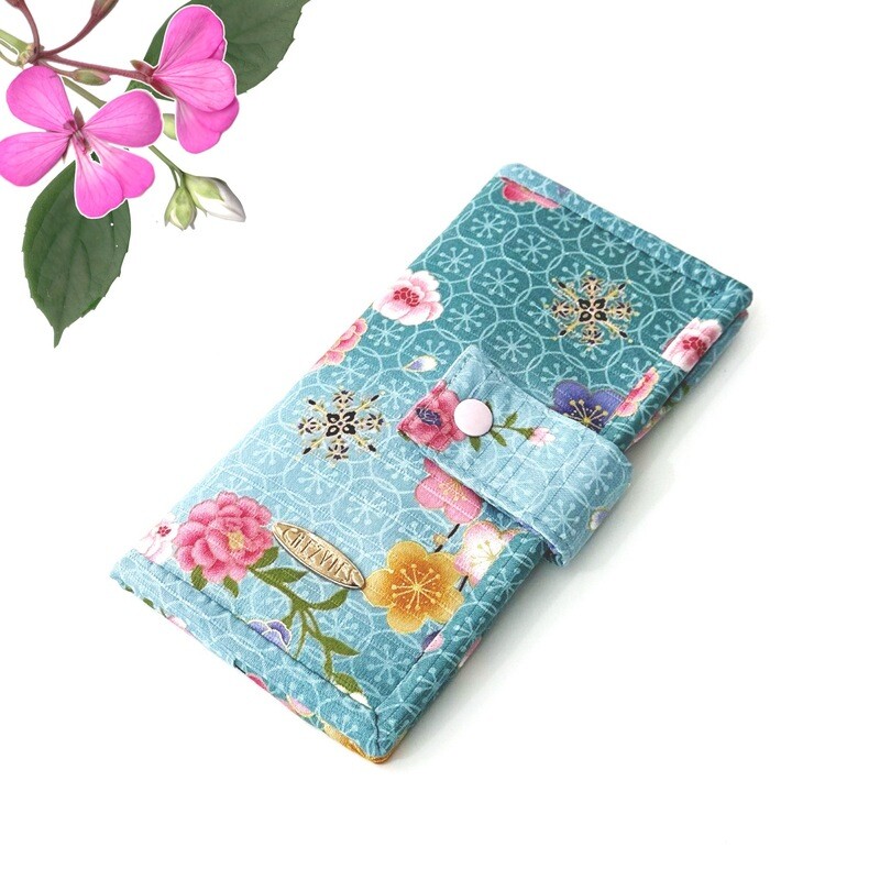 Women&#39;s Bifold Fabric Wallet - Blue Sakura